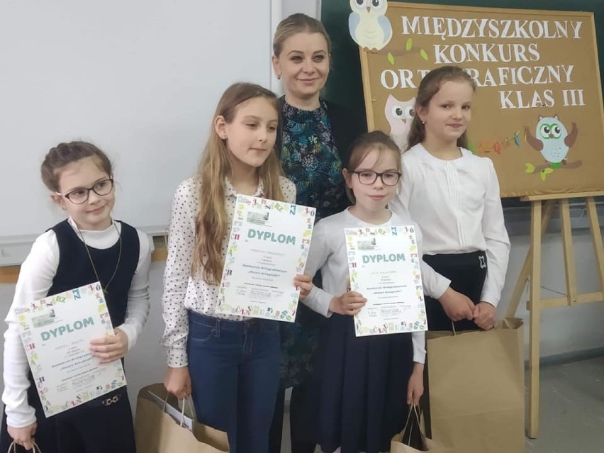 Dziewczynki zdominowały Międzyszkolny Konkurs Ortograficzny ,,Mistrz Ortografii"