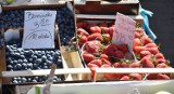 Ceny na targowisku w Malborku. Sprawdź, ile w maju kosztują warzywa i owoce