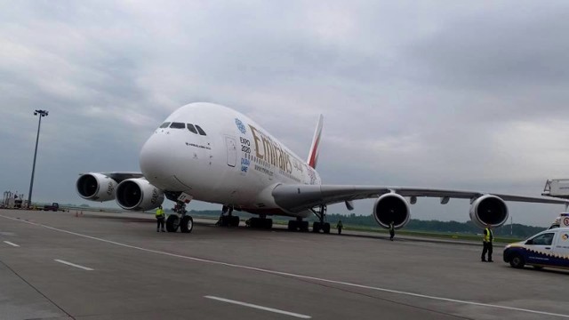 Airbus A380 awaryjnie wylądował na lotnisku Chopina