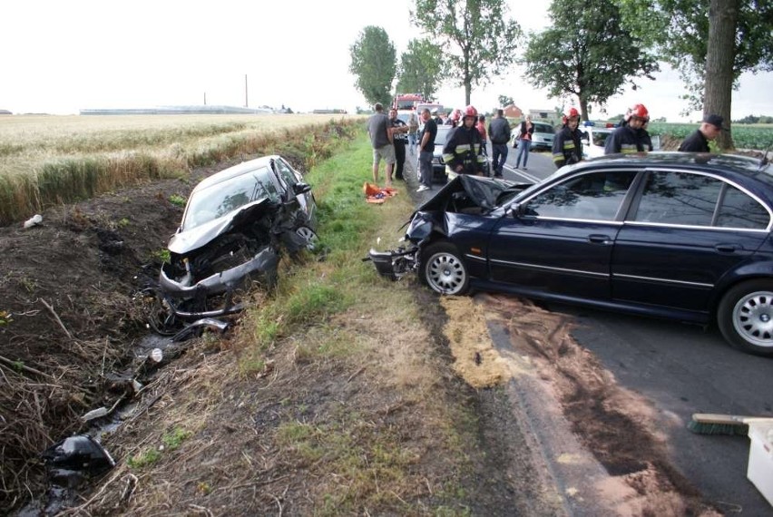 Wypadek w Żegocinie. Zderzyły się dwa auta osobowe