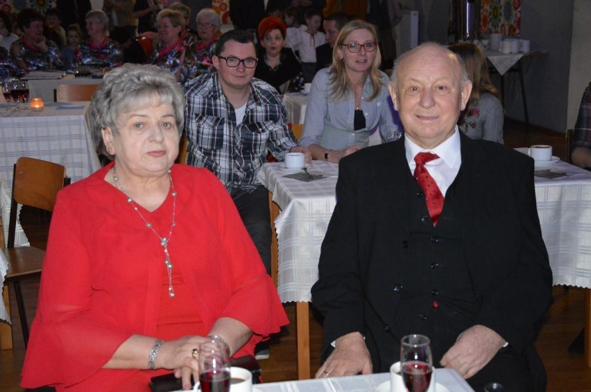 Odznaczenia od prezydenta dla sześciu par z gminy Stawiszyn z okazji Złotych Godów