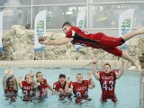 Przebierańcy skakali do wody we wrocławskim aquaparku (ZDJĘCIA)