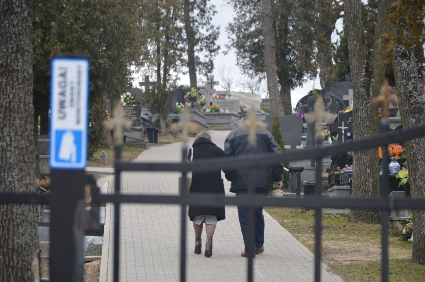 Umowa dzierżawy przez Kurię cmentarza z miastem kończy się w...