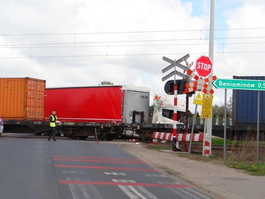 Wypadek na przejeździe kolejowym w Janiszewicach