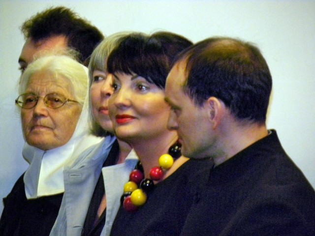 Od prawej: ksiądz proboszcz Jan Kurko, prezes LKN Beata Kowalewska, diakon Aleksandra Błahut-Kowalczyk i siostra Marta Grudke
