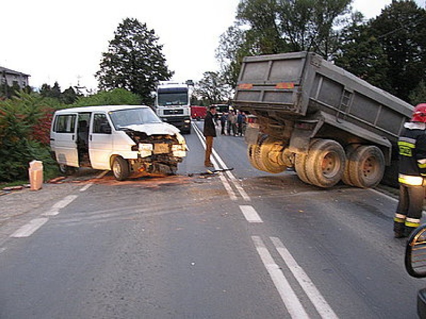 Do wypadku doszło dzisiaj (7 października 2011) na drodze...