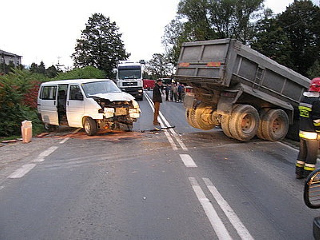 Do wypadku doszło dzisiaj (7 października 2011) na drodze ...