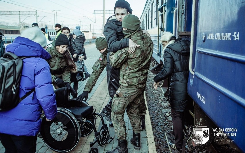 Lubelscy terytorialsi pomagają uchodźcom z Ukrainy. Zobacz zdjęcia
