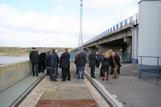 Wszyscy podkreślają, że stopień wodny we Włocławsku (na zdjęciu) to przeżytek PRL-u, ale nowa budowla w Siarzewie ma być zupełnie inna, nowoczesna, spełniająca wyśrubowane wymogi ekologiczne.