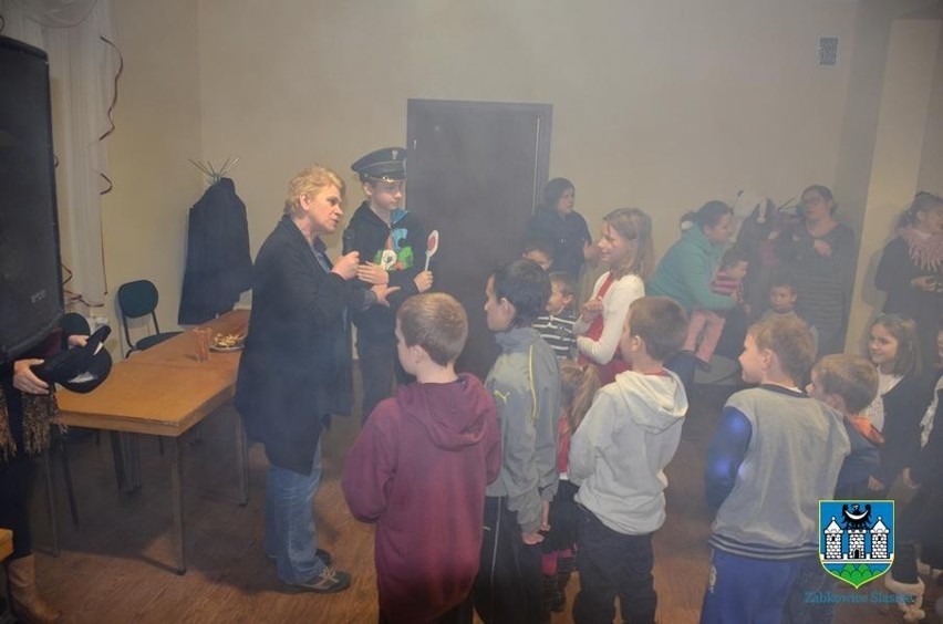 Mikołajkowa zabawa w świetlicy wiejskiej w Pawłowicach przygotowana przez ZOK