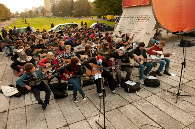 Gitarzyści pod Żyrafą