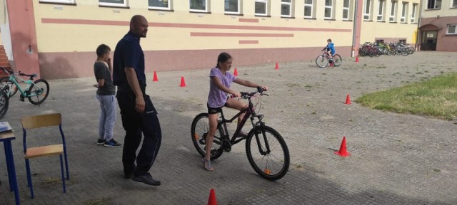 Dzieci ze Żnina i Januszkowa zdawały egzamin na kartę rowerową.