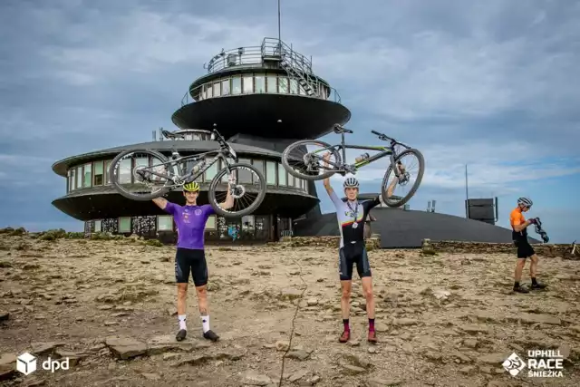 W Uphill Race Śnieżka zawodnicy startują z Karpacza i pokonują ponad 1000 metrów w pionie