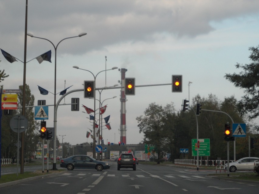 W końcu na skrzyżowaniu al. Zjednoczonej Europy z ul. Okrężną blisko Kauflandu postawiono światła