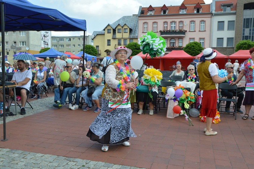 Bytów. Pierwsza Senioriada czyli Piknik Pokoleń. Burza pokrzyżowała zabawę (FOTO+VIDEO)