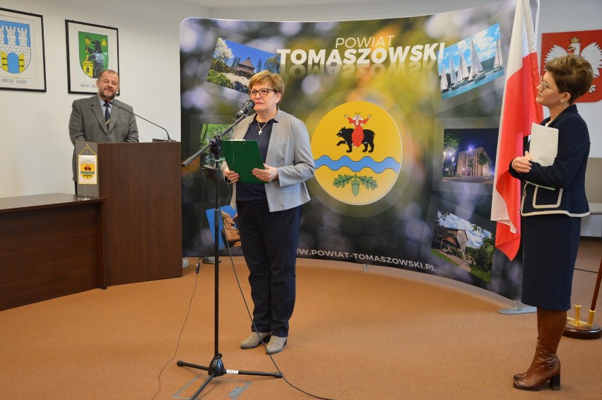 Od 1 lutego nowe wnioski o 500+. Konferencja władz powiatu tomaszowskiego i ZUS w sprawach ważnych dla mieszkańców i przedsiębiorców