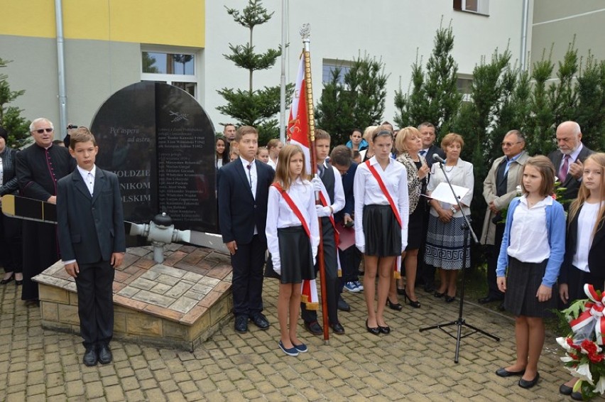 Szkoła Podstawowa Lotników Polskich - jubileusz nadania...