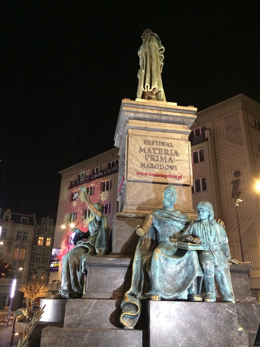 Pomnik Adama Mickiewicza na katowickim rynku