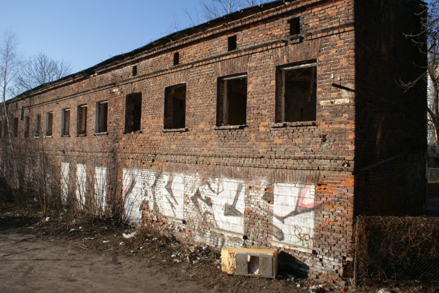 W Kaliszu jest kilkadziesiąt opustoszałych budynków, które popadają w ruinę