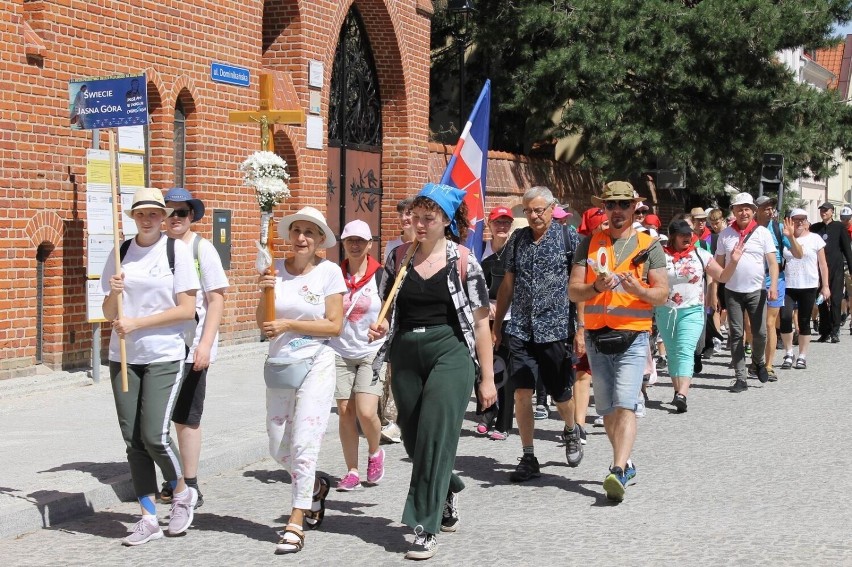 Pielgrzymi ze Świecia zatrzymali się u sióstr w Chełmnie w...