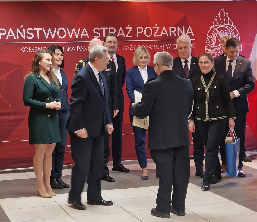 Chełm. Uroczyste wręczenie promes dla Ochotniczych Straży Pożarnych z regionu. Zobacz zdjęcia