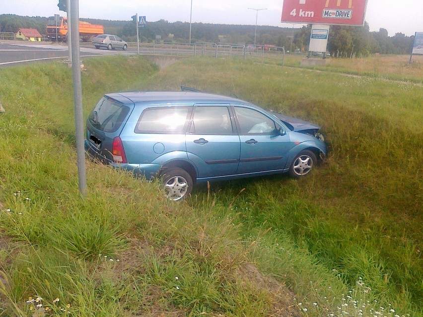 Polkowice: Pijany kierowca nie wyrobił na skrzyżowaniu