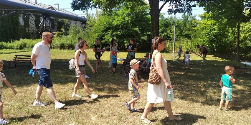 Starsi i młodsi poznawali świat na pierwszym Naukowym Pikniku. Wspaniała impreza dla dzieciaków w Starachowicach. Zobacz zdjęcia