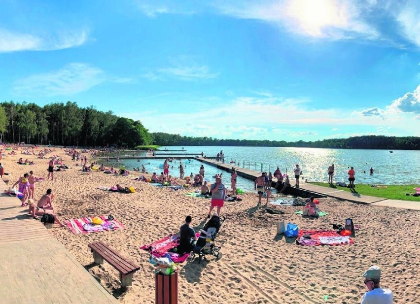 Plaża nad Jeziorem Mierzyńskim.