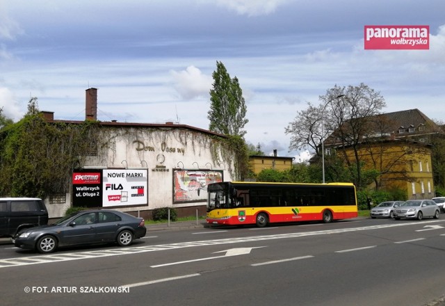 W związku z budową zachodniego odcinka obwodnicy Wałbrzycha zburzony zostanie były dom weselny „Maraton” przy ul. Kolejowej 1 i były budynek mieszkalny przy ul. Browarnej 1