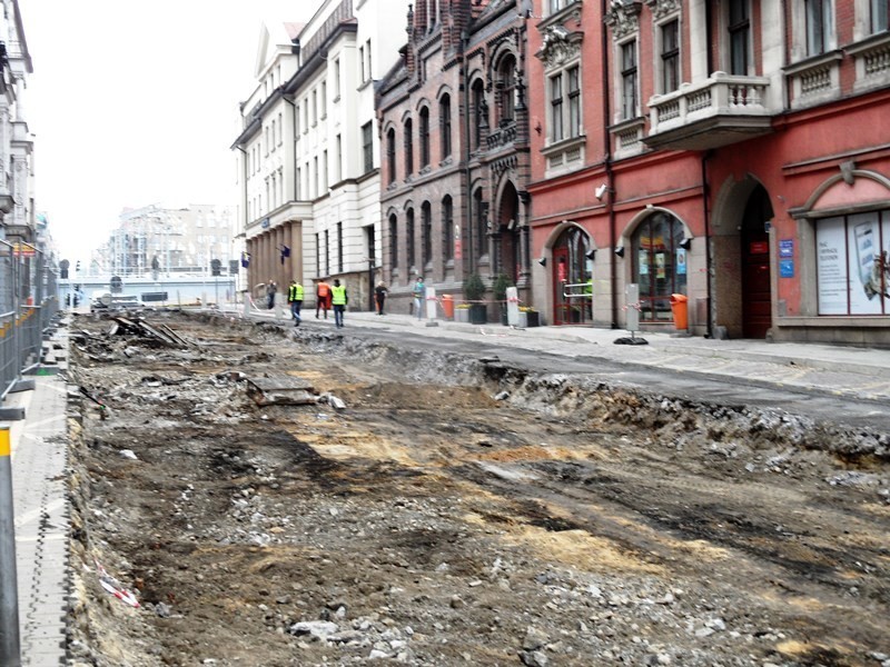 Przebudowa centrum Katowic: piąty dzień remont ulicy...