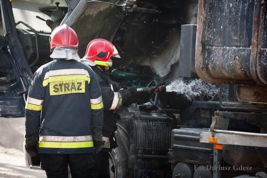 Wałbrzych: Na Armii Krajowej paliła się śmieciarka