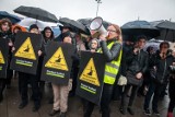 Czarny protest w centrum Warszawy. Przepychanki przed metrem Centrum [ZDJĘCIA, WIDEO]