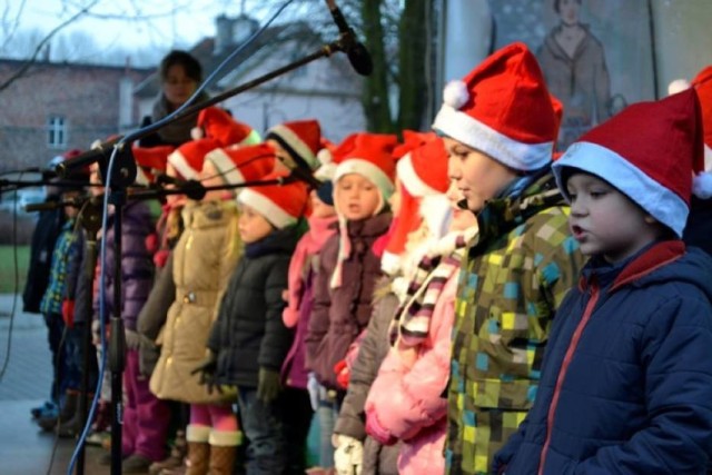 Nowy Dwór Gdański. W piątek, 14 grudnia odbędzie się Wigilia Nowodworska dla mieszkańców regionu. Początek świątecznego spotkania zaplanowano na godzinę 14:00. Nie zabranie wspólnego kolędowania oraz poczęstunku.