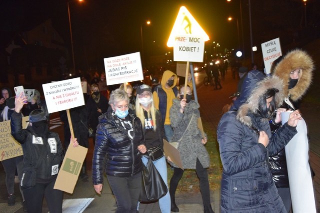 W środę w Krosnie Odrz., podobnie jak w wielu innych miastach woj. lubuskiego odbył się tzw. strajk kobiet, czy protest przeciwko wyrokowi Trybunału Konstytucyjnego w sprawie aborcji.