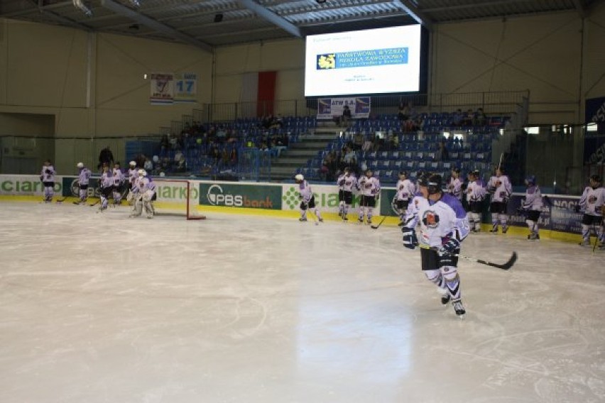Mecz hokejowy gwiazd i vip-ów w Sanoku