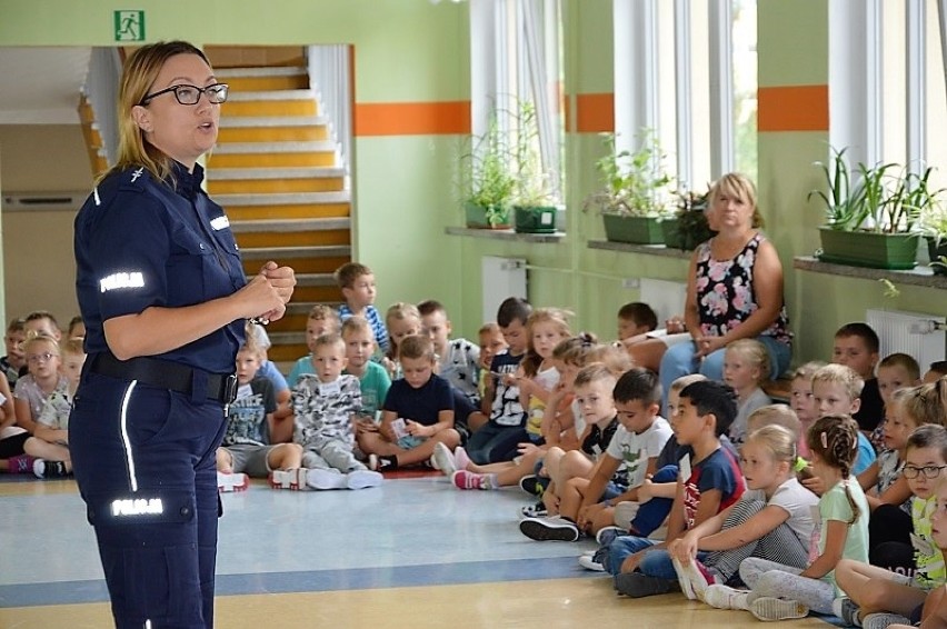 Powiat tczewski. Z policją pierwszoklasiści będą bezpieczniejsi - akcja prewencyjna [ZDJĘCIA]