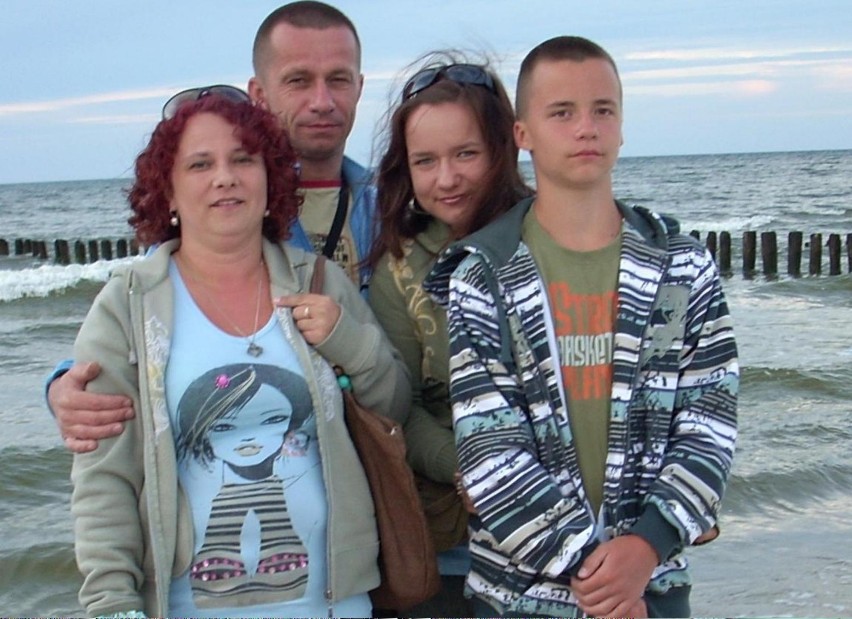 J. Skrzypczak z żoną i dziećmi