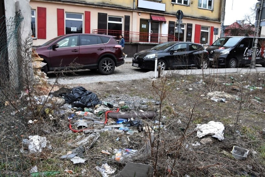 Wielki śmietnik w centrum Kielc! Miasto...bezradne (WIDEO)   