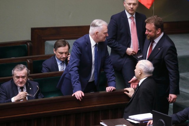 PiS poważnie rozważa wybory prezydenckie 23 maja. Porozumienie oponuje. .„Sytuacja jest napięta”