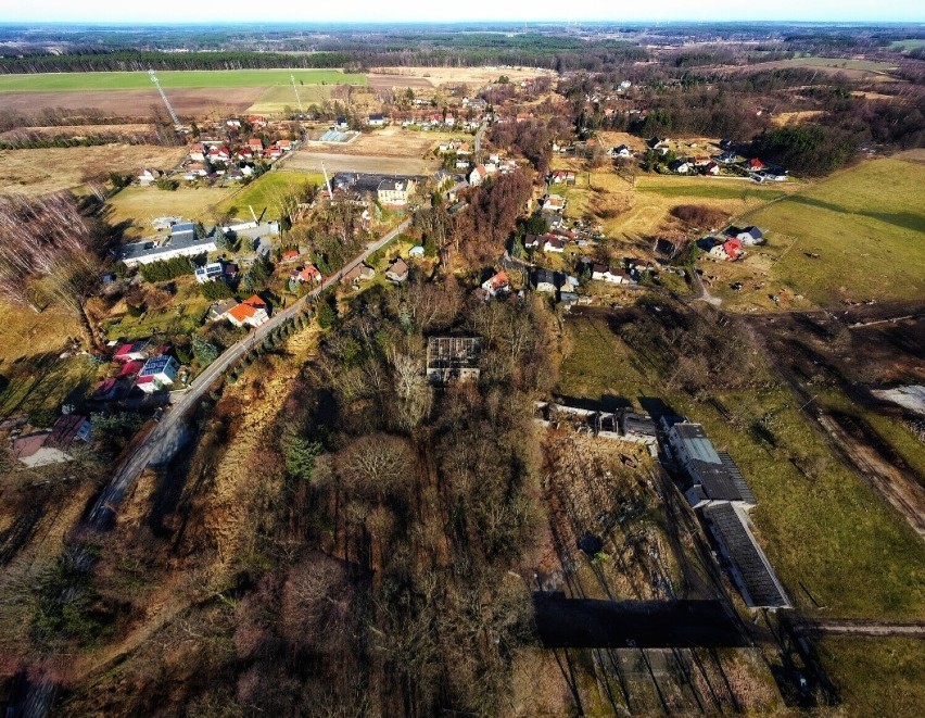 Dwór w Lipinkach Łużyckich jesienią zmienił właściciela....