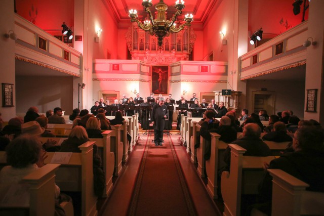 W kościele ewangelickim w Sopocie Polski Chór Kameralny wykonał Koncert Muzyki Współczesnej. Szczególne to było wydarzenie.