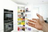 Tego nie można trzymać w lodówce! Jakich produktów nie wolno wkładać do lodówki?