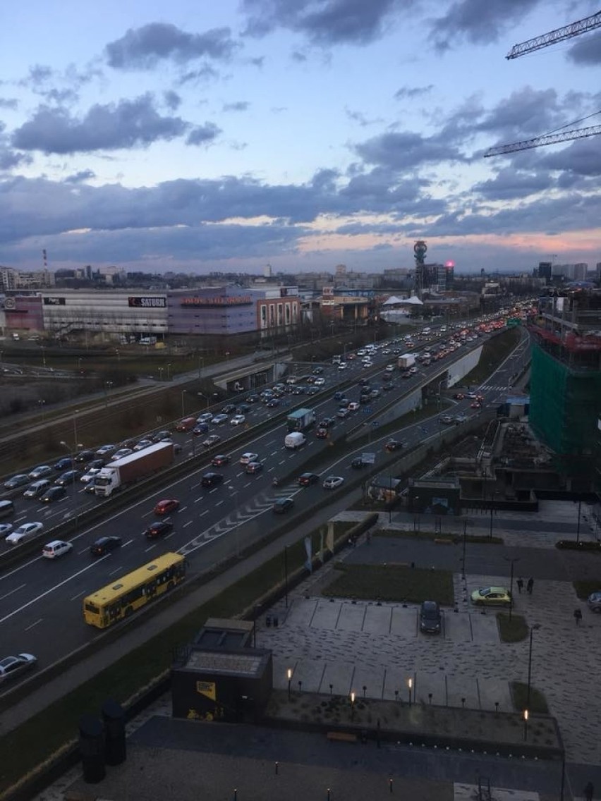 Katowice: Wypadek na DTŚ, w tunelu zderzyły się 4 auta [ZDJĘCIA]