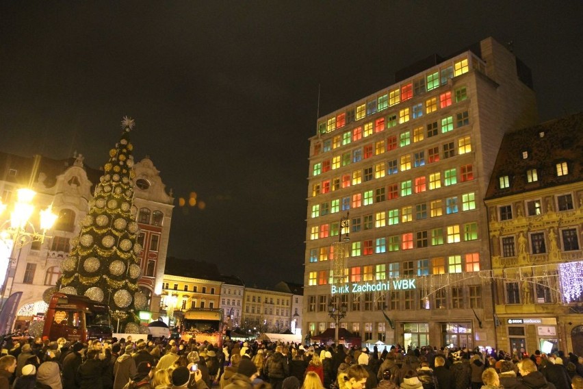 Wrocław: Pokaz P.I.W.O. Light Show w Rynku (ZDJĘCIA, FILM)