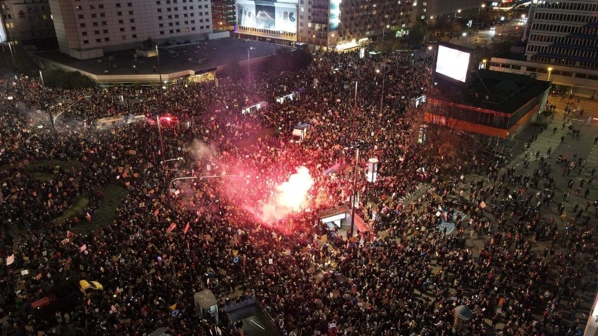 Dzień Kobiet w Warszawie pod znakiem strajków. Będzie gra miejska oraz wielki protest. "Żadnych więcej kompromisów"