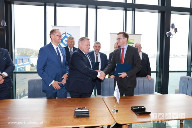 List intencyjny Portu Gdynia. Celem współpracy z Krajowym Ośrodkiem  Wsparcia Rolnictwa jest pomoc eksporterom zbóż | Gdynia Nasze Miasto