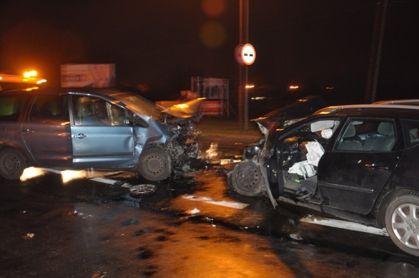 Świdnica: Wypadek na Szarych Szeregów - trzy osoby ranne