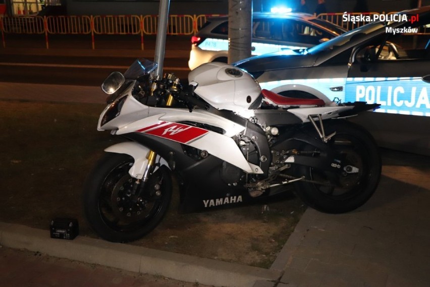 Śmiertelny wypadek motocyklisty w Żarkach. Policja wyjaśnia okoliczności tragicznego wypadku i apeluje o ostrożną jazdę! [ZDJĘCIA]