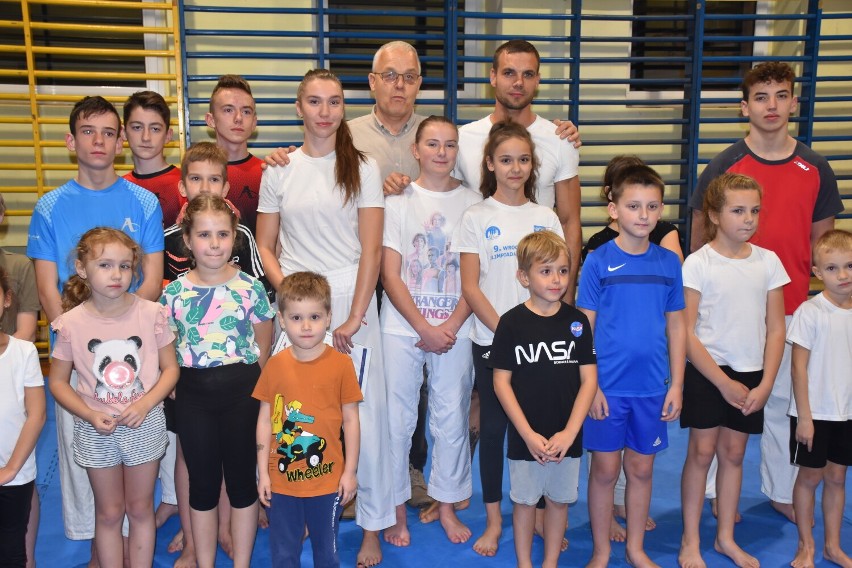 Magdalena Godlewska z Pleszewskiego Klubu Karate ze stypendium i z powołaniem