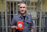 Funkcjonariusz Aresztu Śledczego w Piotrkowie odznaczony Medalem 60-lecia Honorowego Krwiodawstwa PCK
